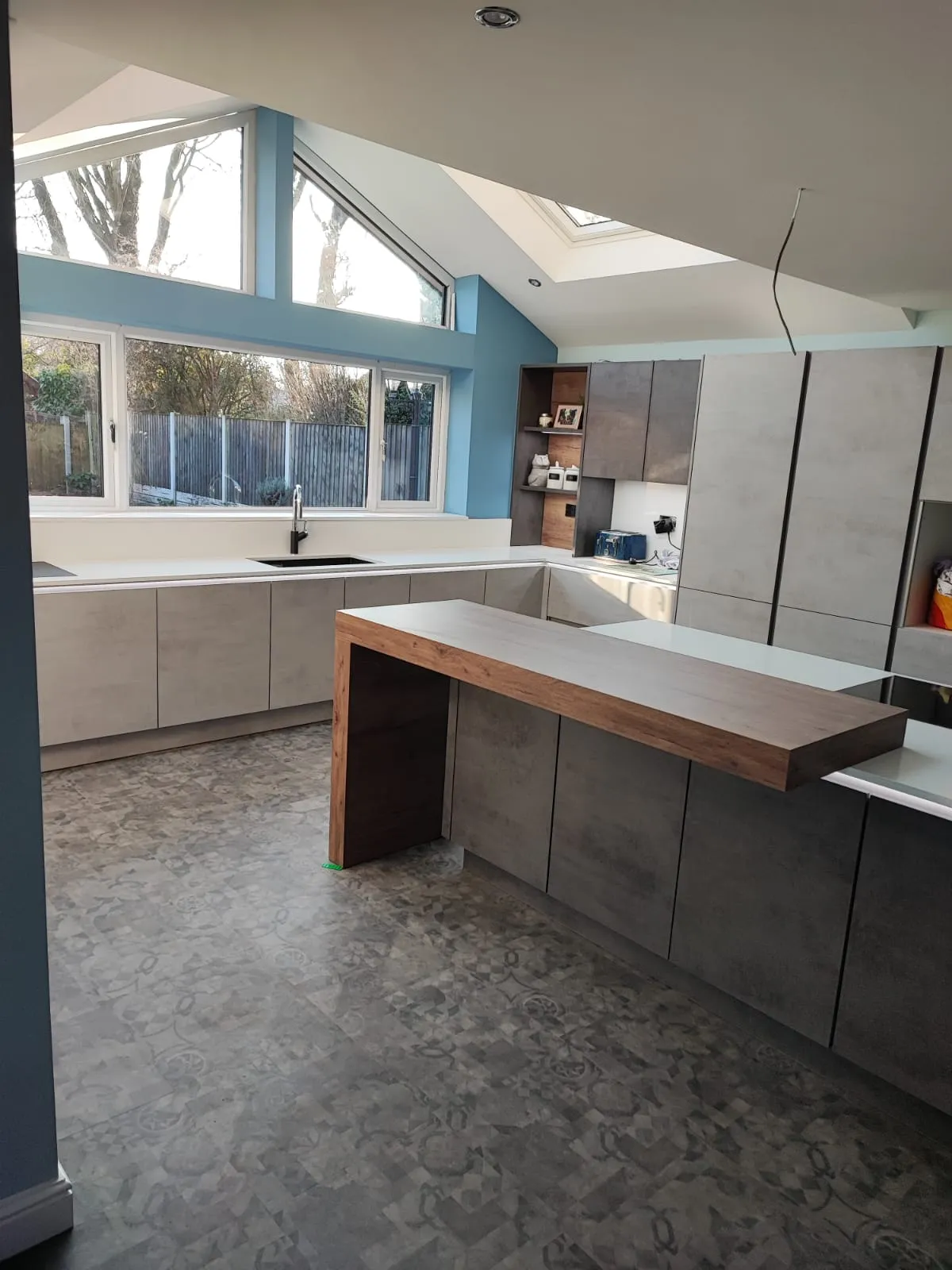 White Gloss Compact Galley, Fleetwood, photo 2
