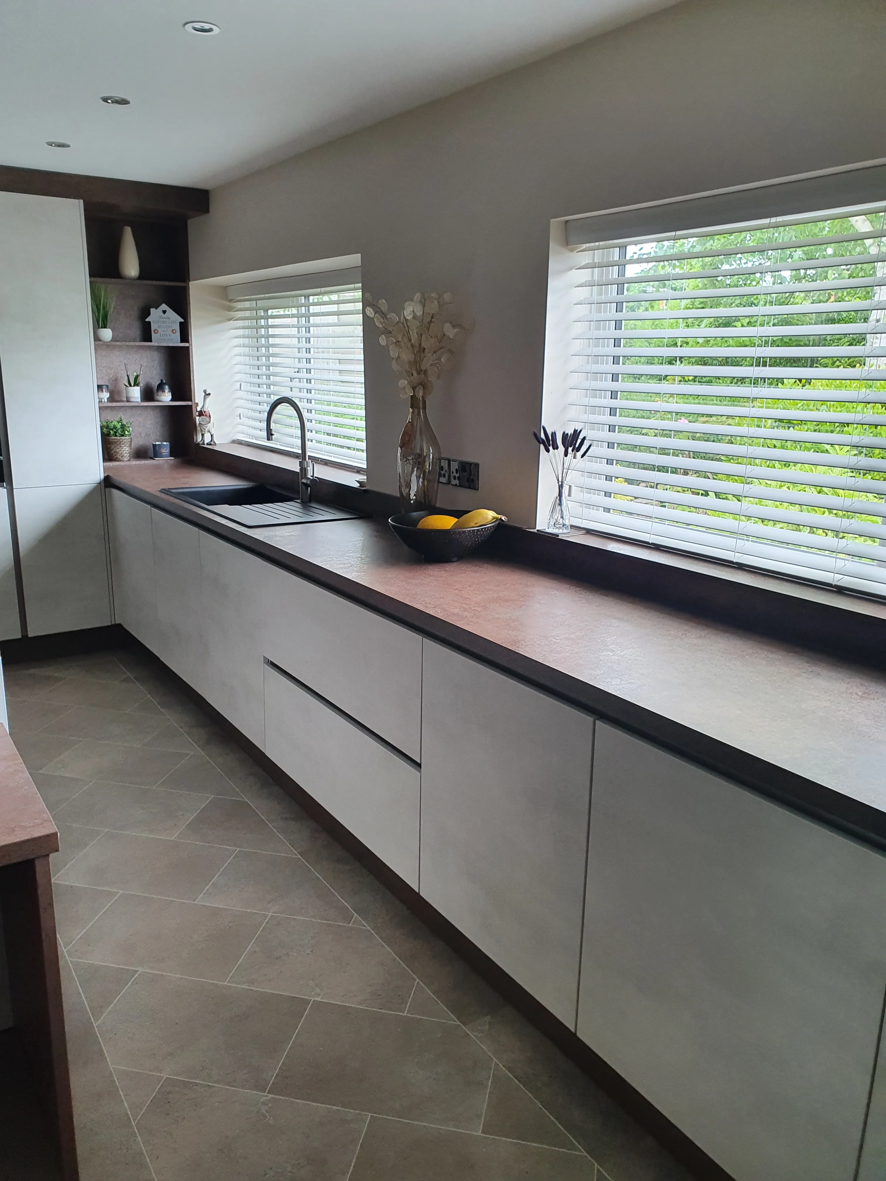 Stone Grey L-Shape with Island, Rochdale, photo 6