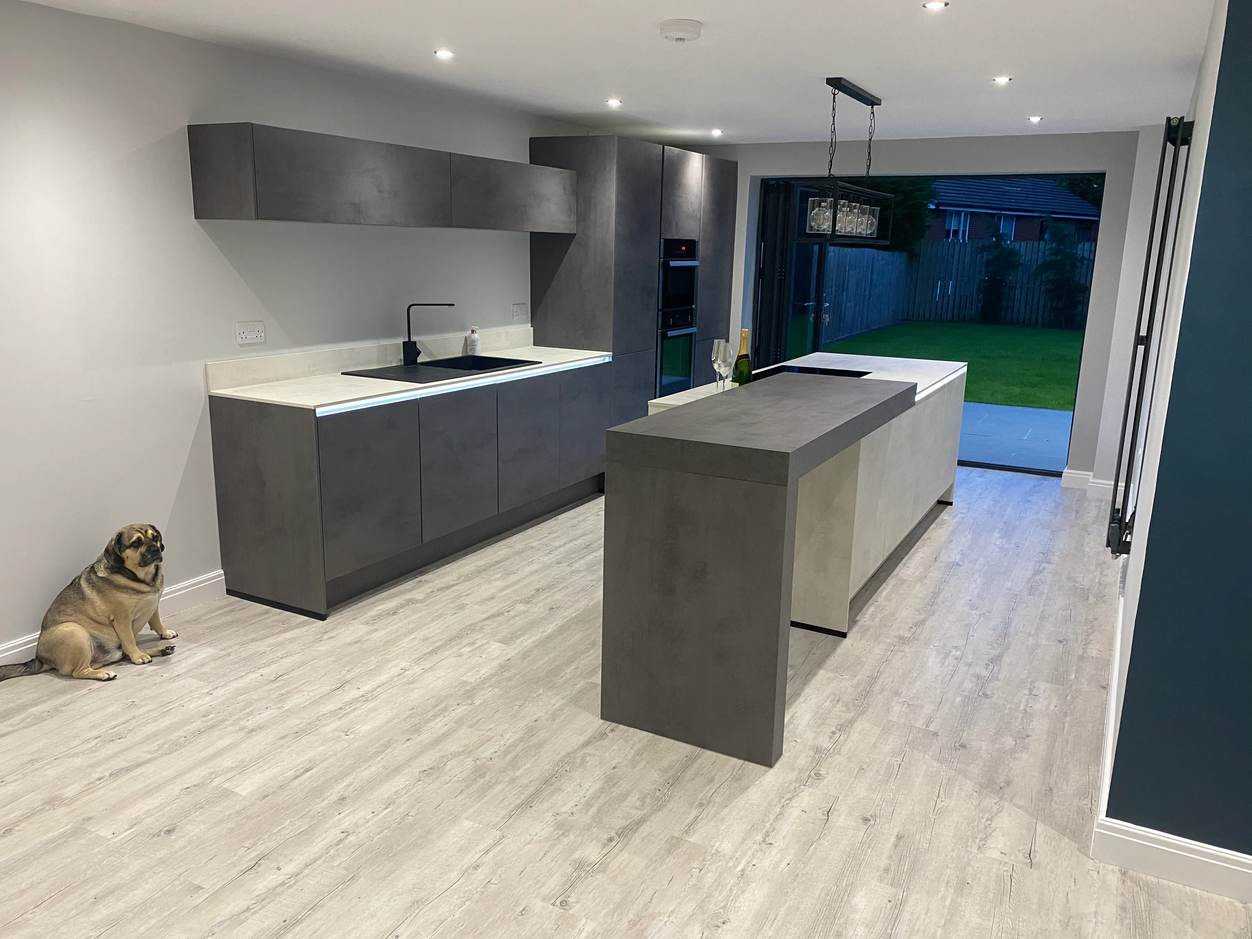Graphite & Oak Handleless, St Helens, photo 2