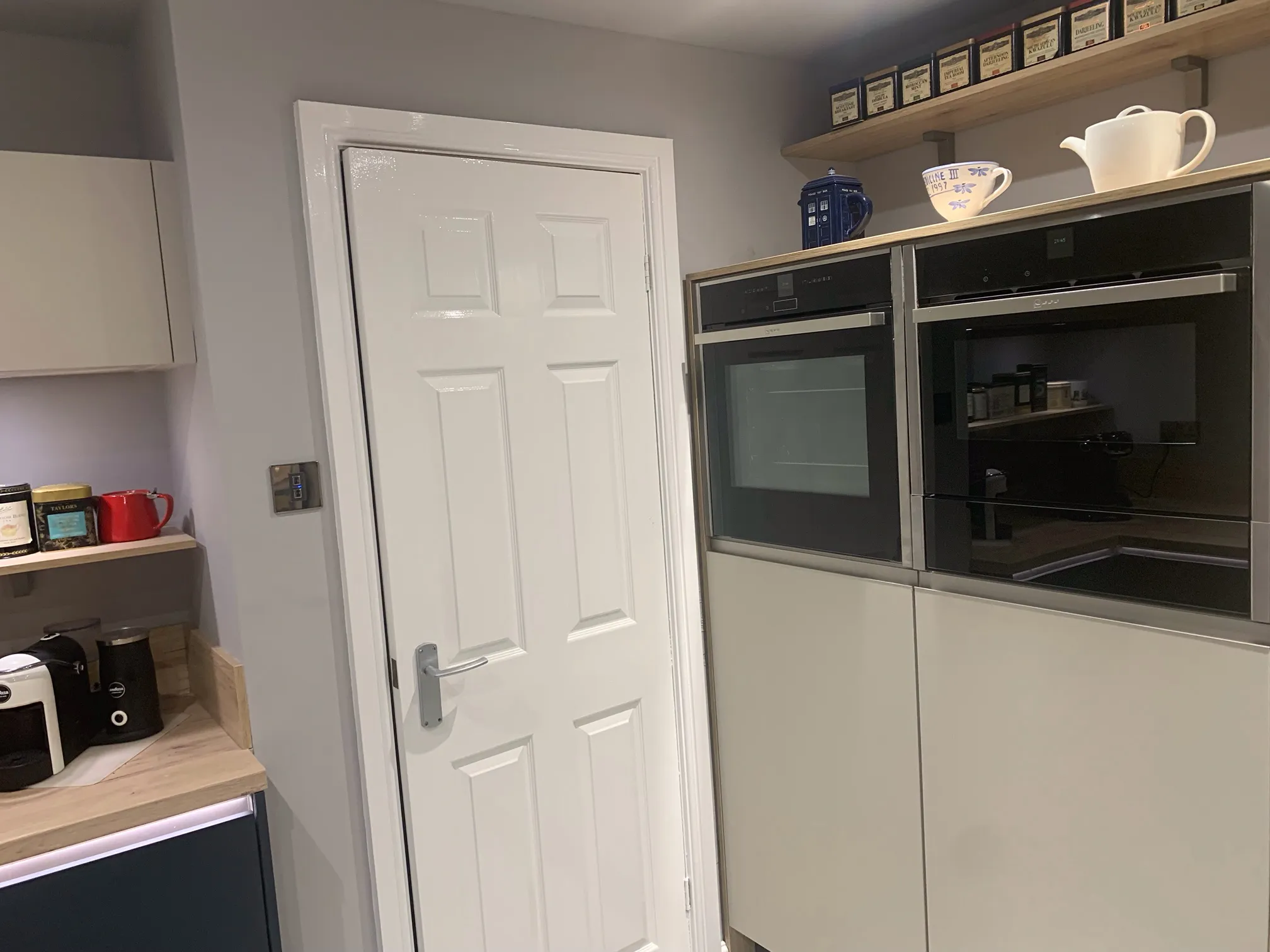 Navy & Oak Family Kitchen, Fulwood, Preston, photo 2