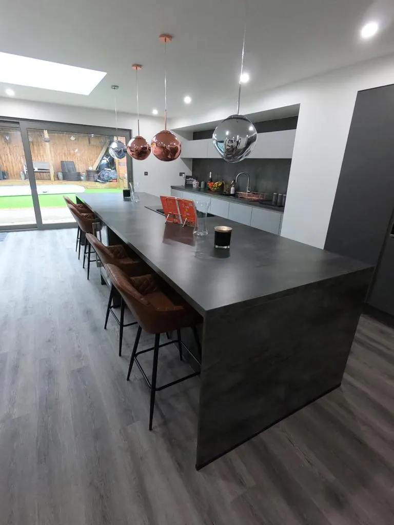 Gloss White Light-Filled Kitchen, Blackpool, photo 3