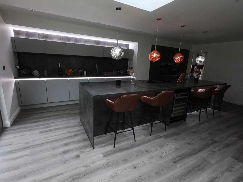 Gloss White Light-Filled Kitchen, Blackpool, photo 5