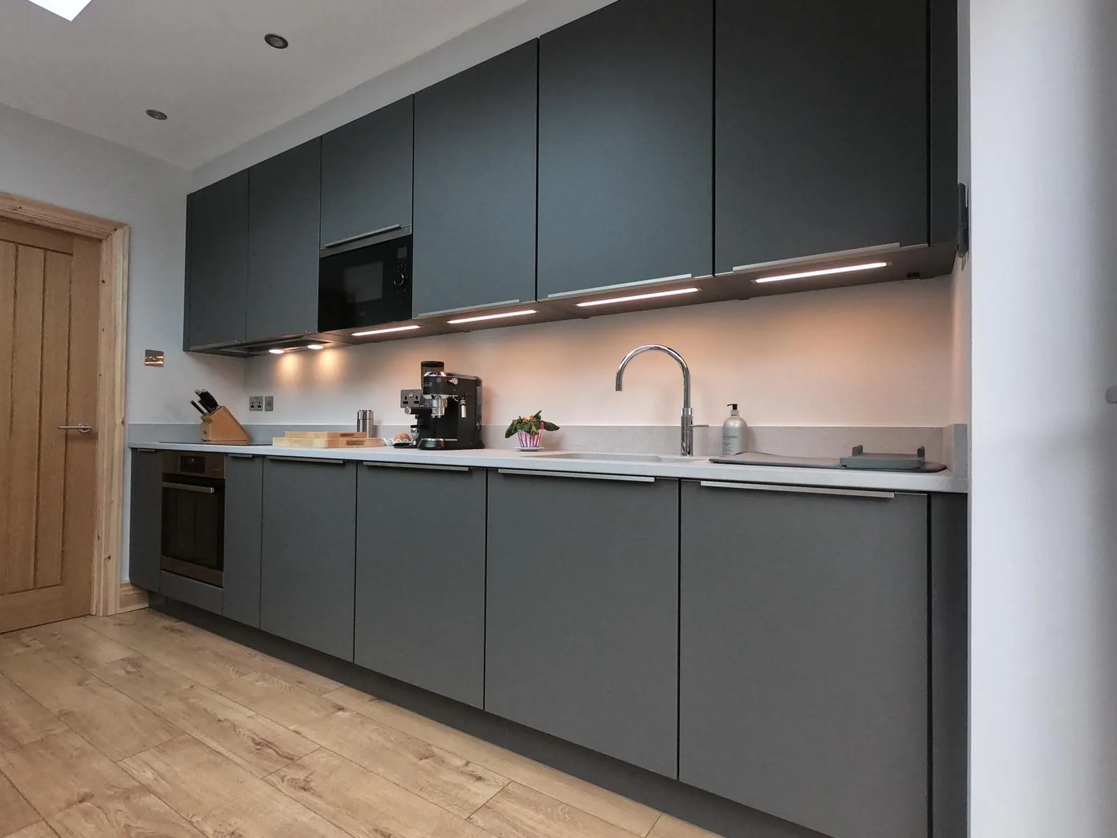 Cream Traditional Family Kitchen, Kirkham, photo 4