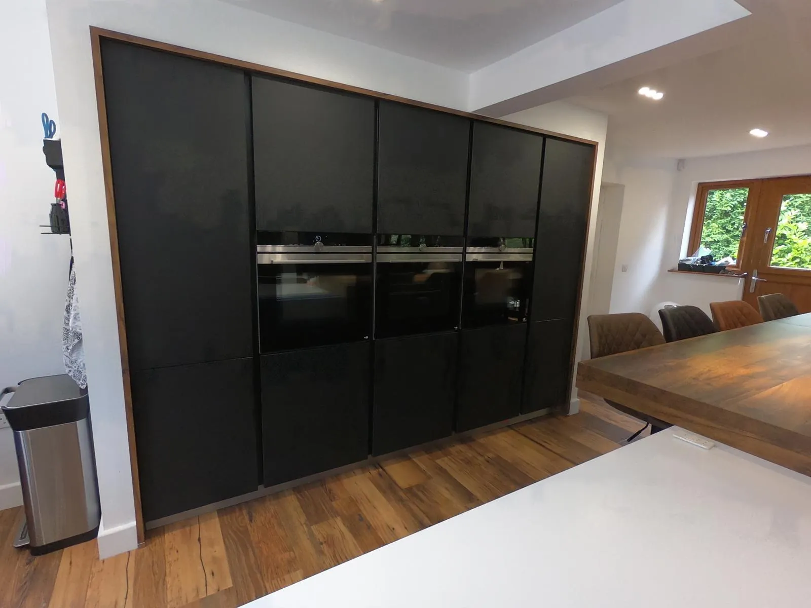 Light Grey Open-Plan Family Space, Burnley, photo 4