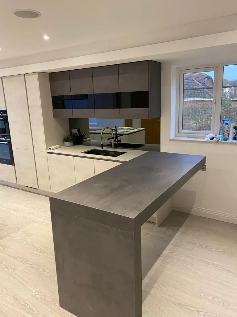Indigo Shaker with Island, Clitheroe, photo 2