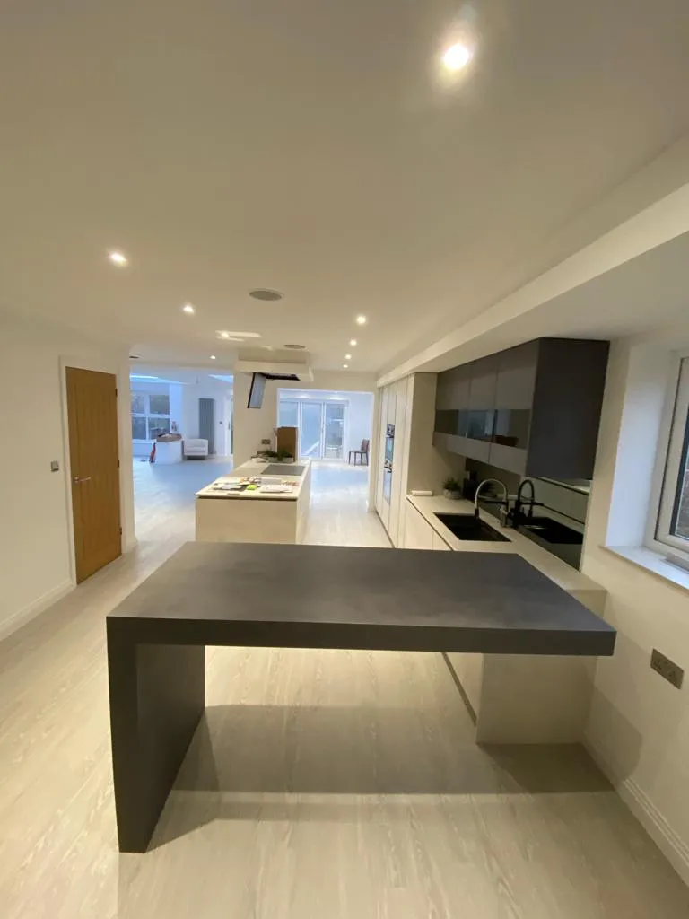 Indigo Shaker with Island, Clitheroe, photo 3