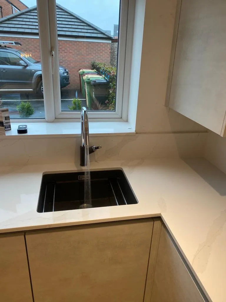 Indigo Shaker with Island, Clitheroe, photo 5